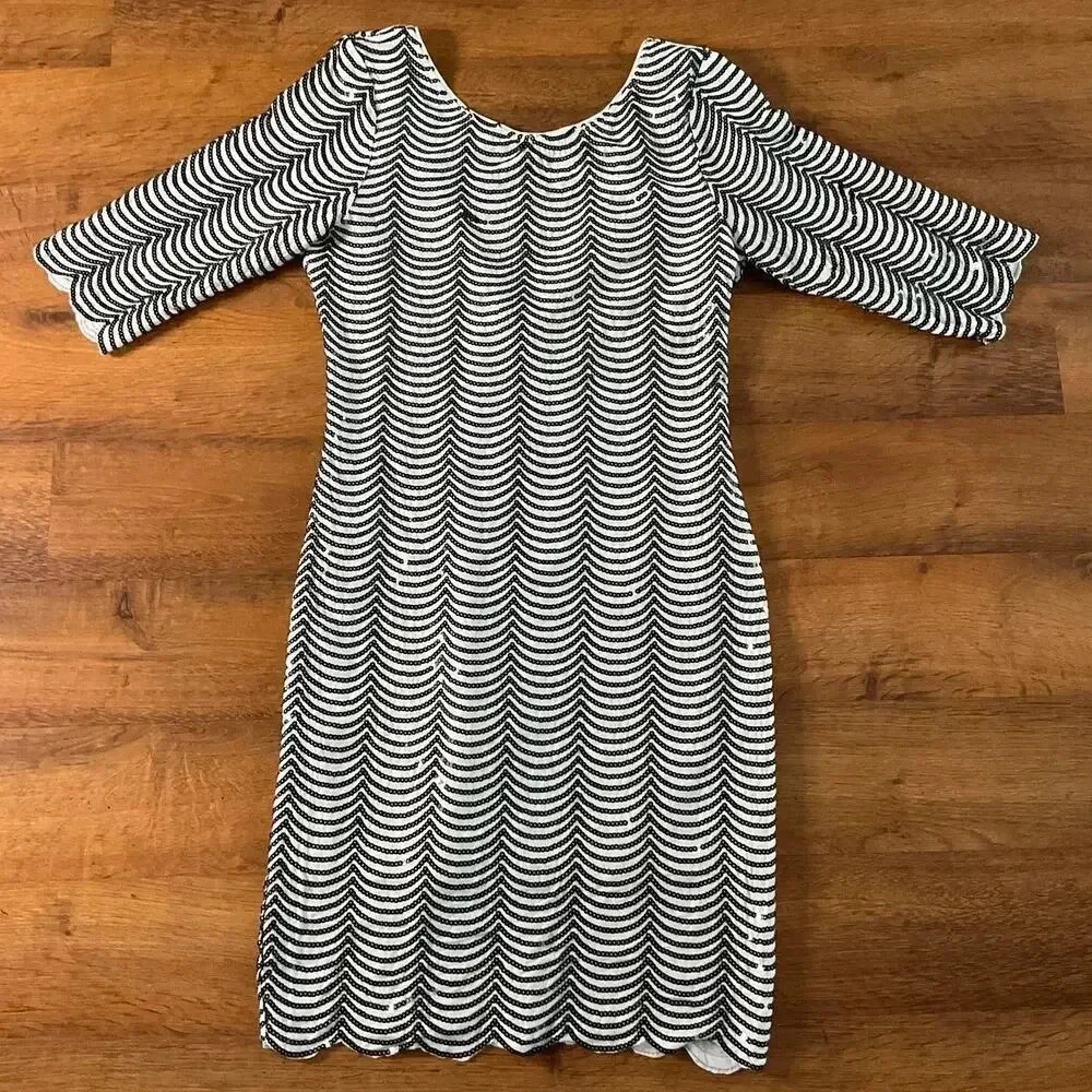 Lucy & Co Women Long-Sleeved Black | White Stripe Mini Dress With‎ Sequins Sz M